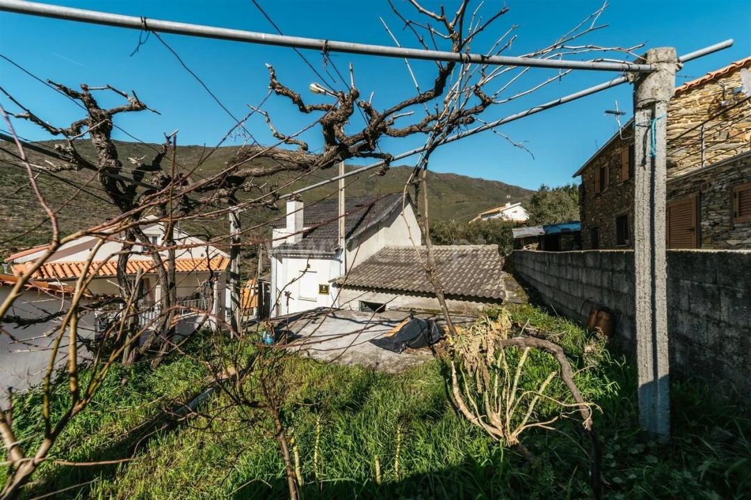 Moradia T2 para Venda em Vale da Amoreira Foto 16