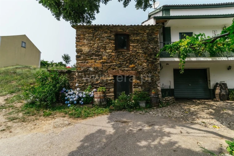 Moradia T0 para Venda em Vale da Amoreira Foto 9