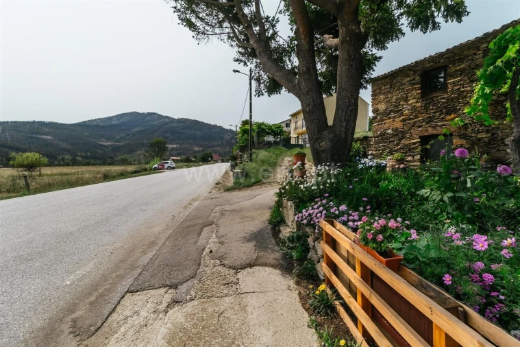 Moradia T0 para Venda em Vale da Amoreira Foto 11