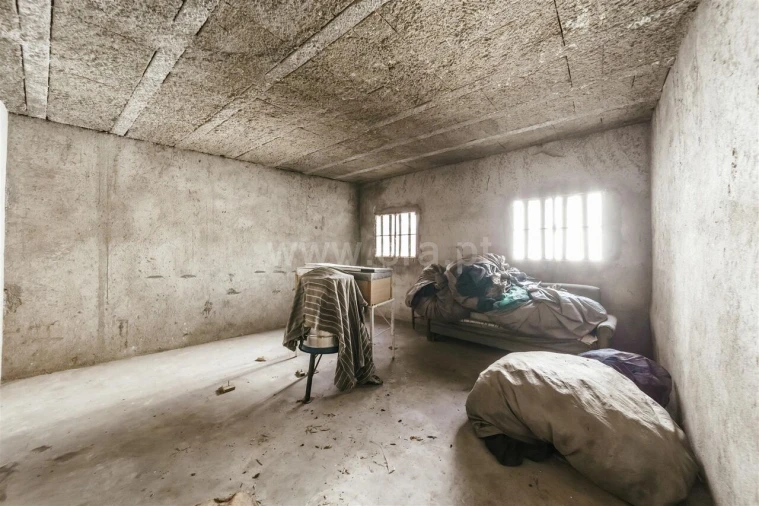 Moradia T2 para Venda em Casegas e Ourondo Foto 3