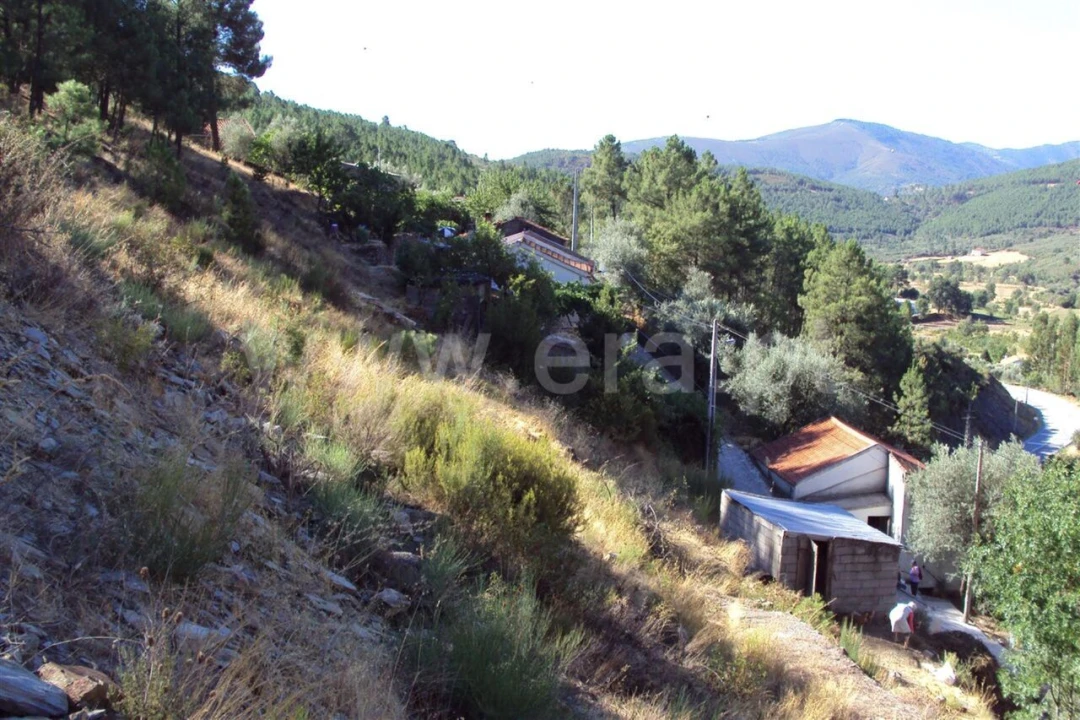 Terreno para Venda em Vale da Amoreira Foto 1