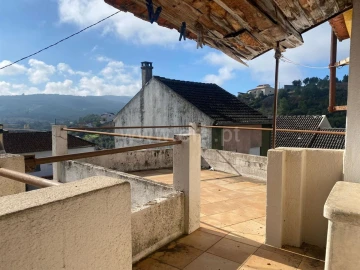 Moradia T3 para Venda em Peso e Vales do Rio