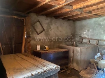 Moradia T3 para Venda em Peso e Vales do Rio