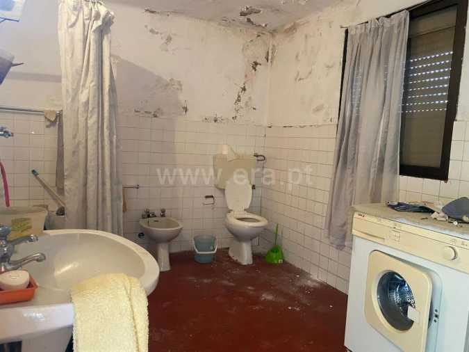 Moradia T3 para Venda em Peso e Vales do Rio Foto 5