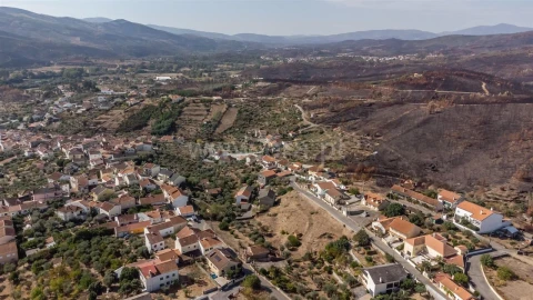 Moradia T3 para Venda em Peso e Vales do Rio