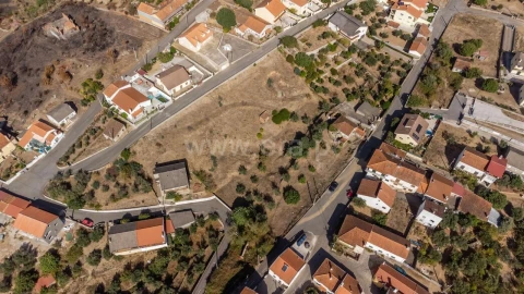 Moradia T3 para Venda em Peso e Vales do Rio