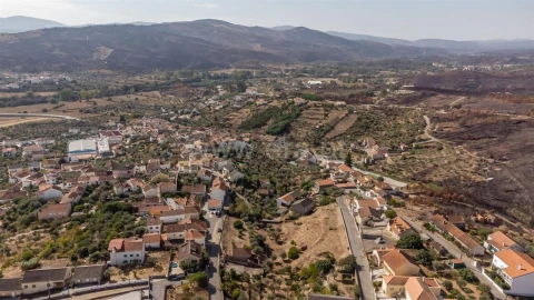 Moradia T3 para Venda em Peso e Vales do Rio