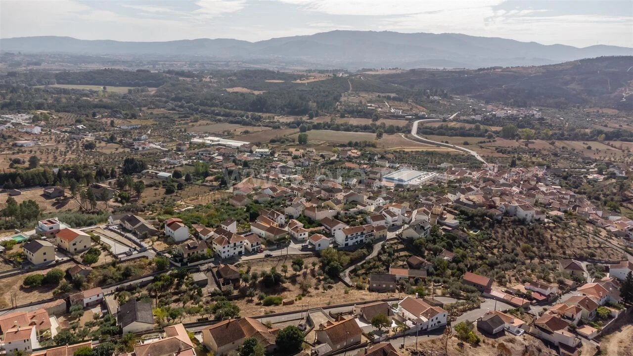 Moradia T3 para Venda em Peso e Vales do Rio Foto 7