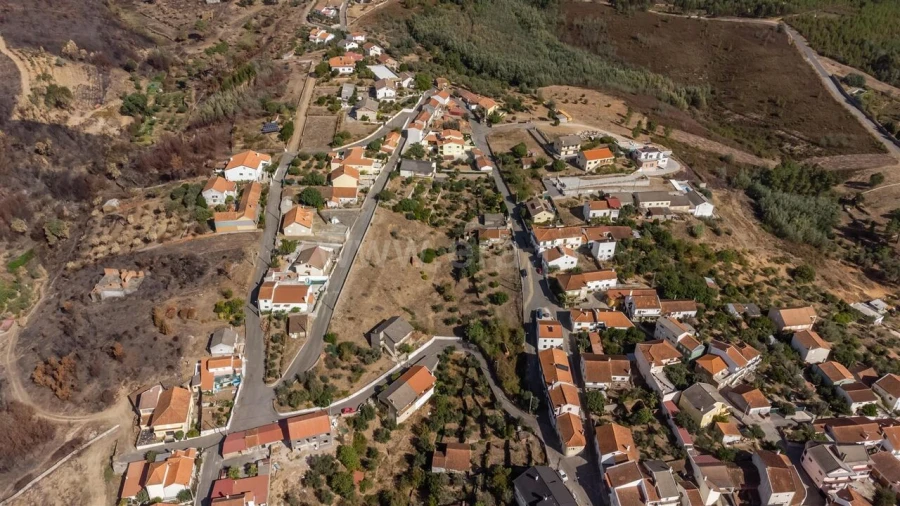 Moradia T3 para Venda em Peso e Vales do Rio Foto 9