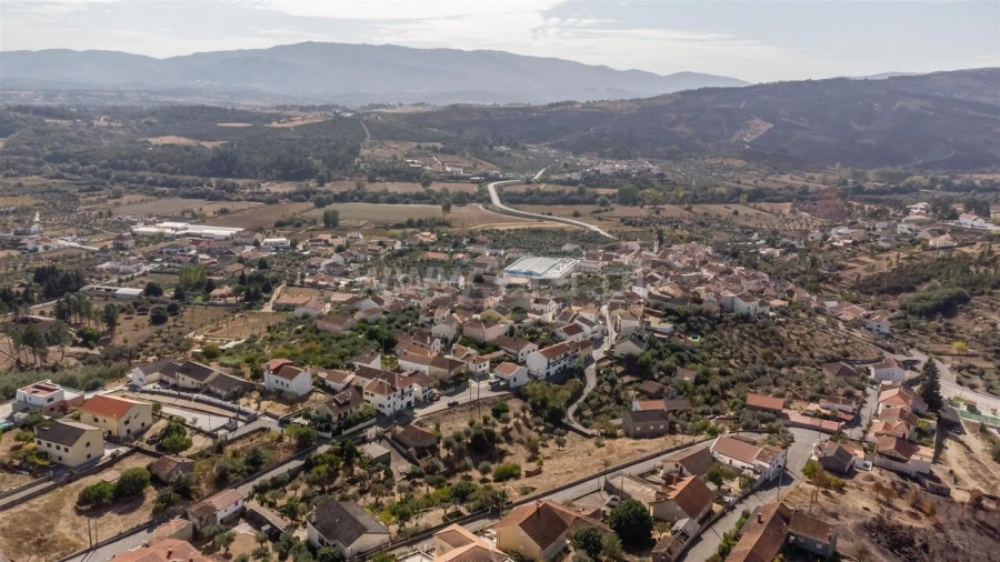 Moradia T3 para Venda em Peso e Vales do Rio Foto 6