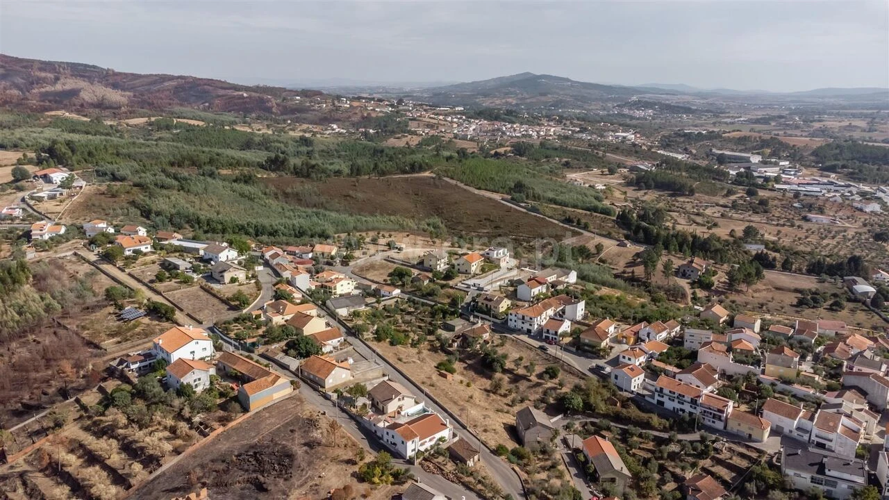 Moradia T3 para Venda em Peso e Vales do Rio Foto 8