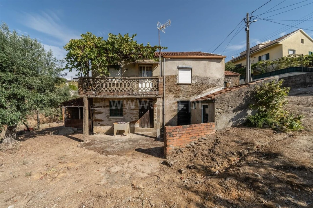 Moradia T3 para Venda em Peso e Vales do Rio Foto 1