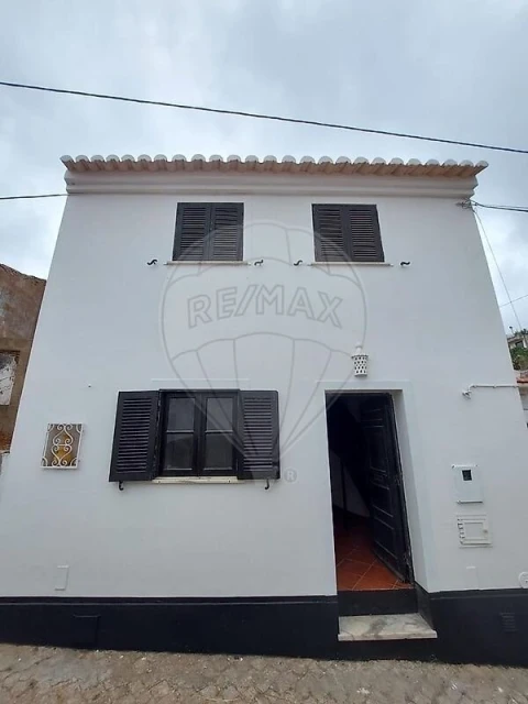 Moradia T2 para Venda em Barão de São Miguel