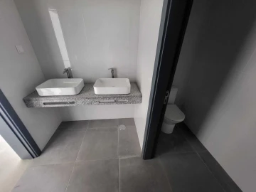 Armazém para Arrendamento em Algoz e Tunes