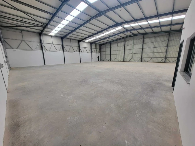 Armazém para Arrendamento em Algoz e Tunes Foto 2