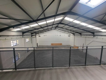 Armazém para Arrendamento em Algoz e Tunes