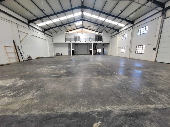 Armazém para Arrendamento em Algoz e Tunes Foto 2