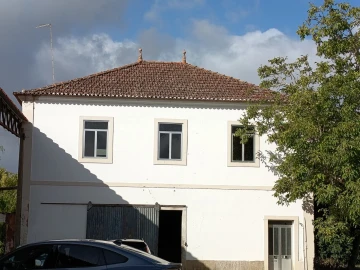 Moradia T4 para Venda em Torres Novas (Santa Maria, Salvador e Santiago)