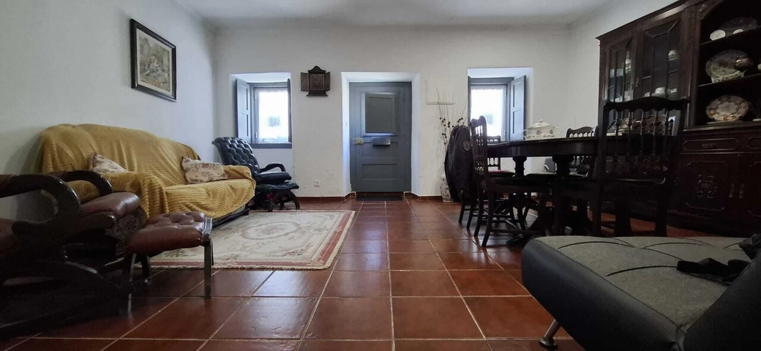 Moradia T3 para Venda em Almoster Foto 3