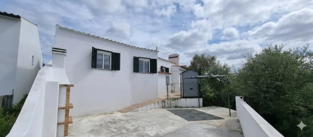 Moradia T3 para Venda em Almoster