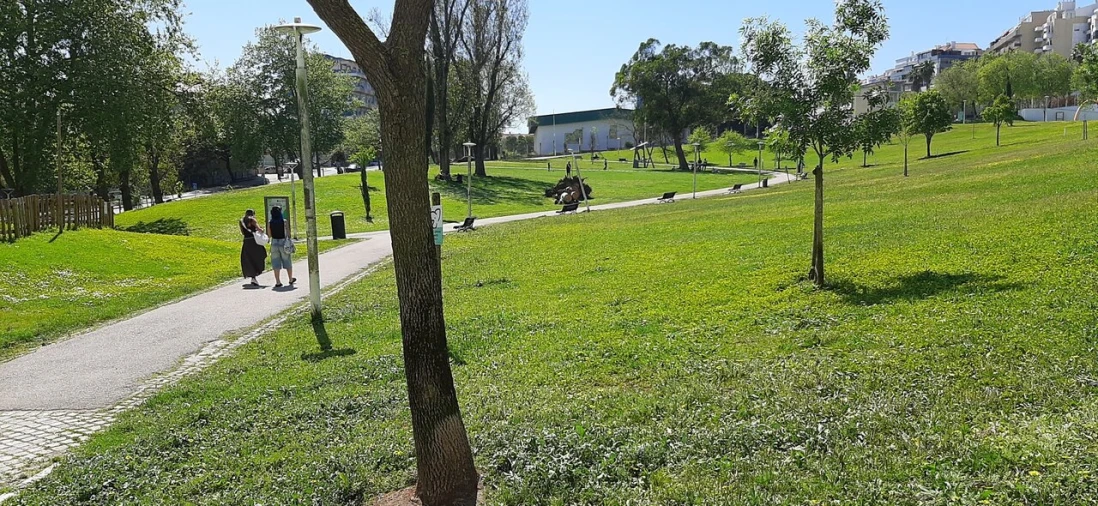 Loja para Venda em Almada, Cova da Piedade, Pragal e Cacilhas Foto 13