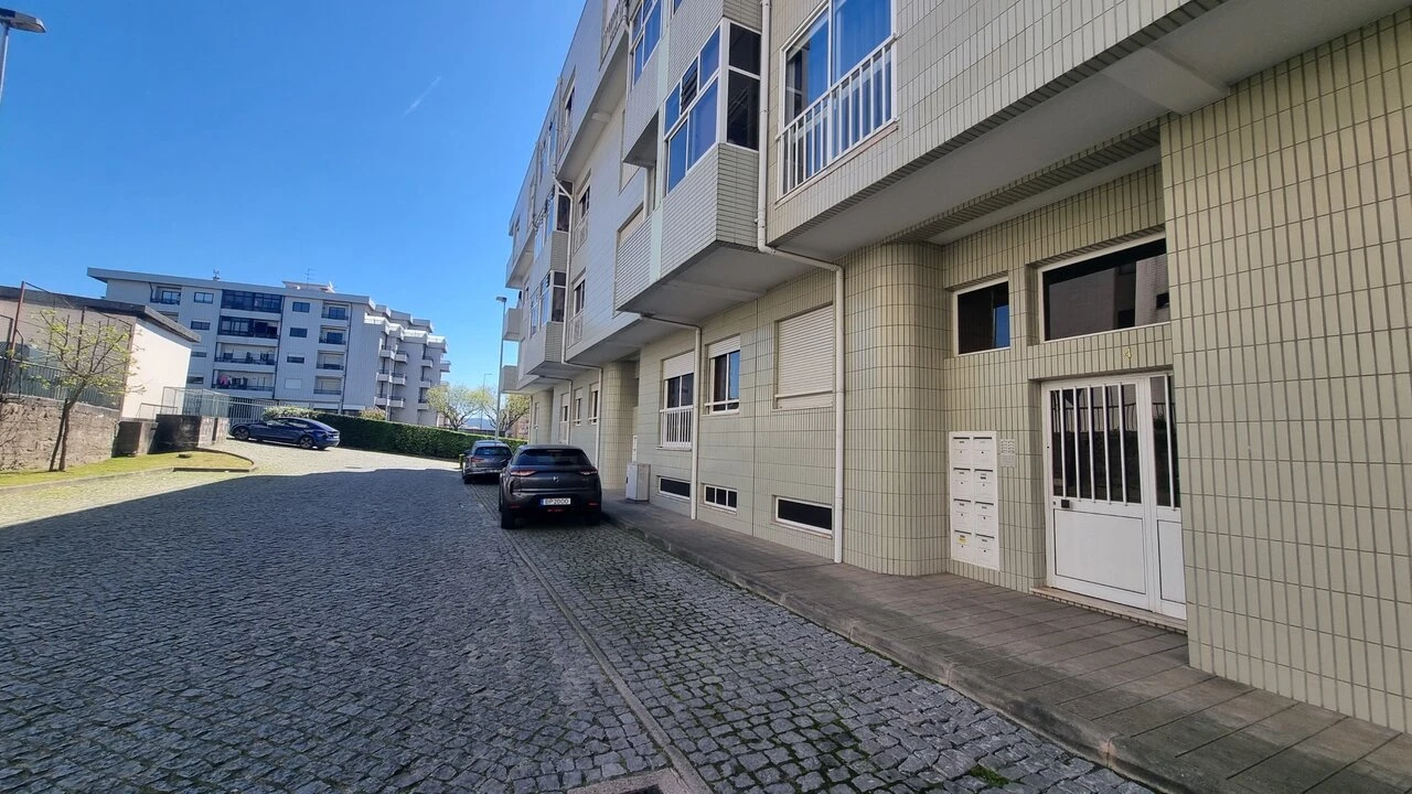 Apartamento T1 para Venda em Rio Tinto Foto 24