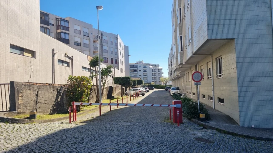 Apartamento T1 para Venda em Rio Tinto Foto 21