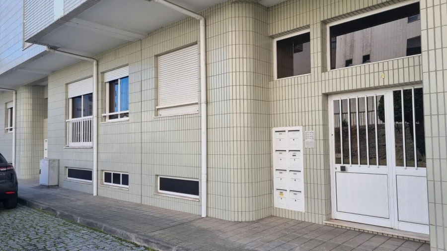 Apartamento T1 para Venda em Rio Tinto Foto 23
