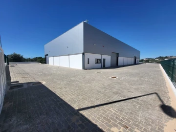 Armazém para Arrendamento em Algoz e Tunes