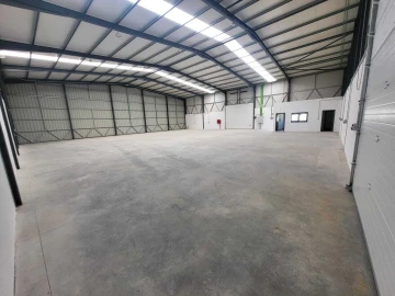 Armazém para Arrendamento em Algoz e Tunes