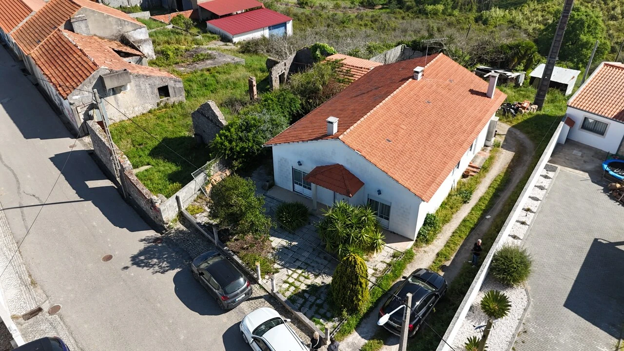 Moradia T3 para Venda em Coz, Alpedriz e Montes Foto 36