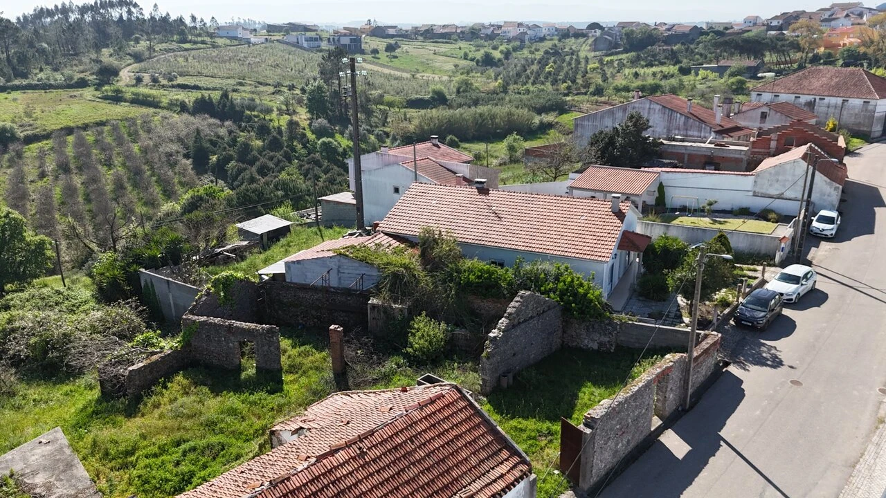 Moradia T3 para Venda em Coz, Alpedriz e Montes Foto 40