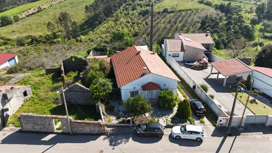 Moradia T3 para Venda em Coz, Alpedriz e Montes Foto 38