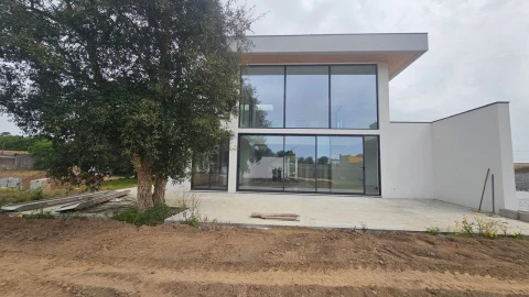 Moradia T4 para Venda em Póvoa de Varzim, Beiriz e Argivai