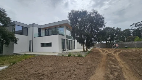 Moradia T4 para Venda em Póvoa de Varzim, Beiriz e Argivai