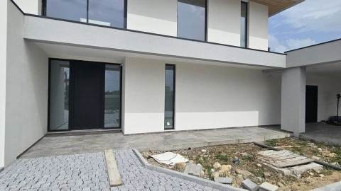 Moradia T4 para Venda em Póvoa de Varzim, Beiriz e Argivai