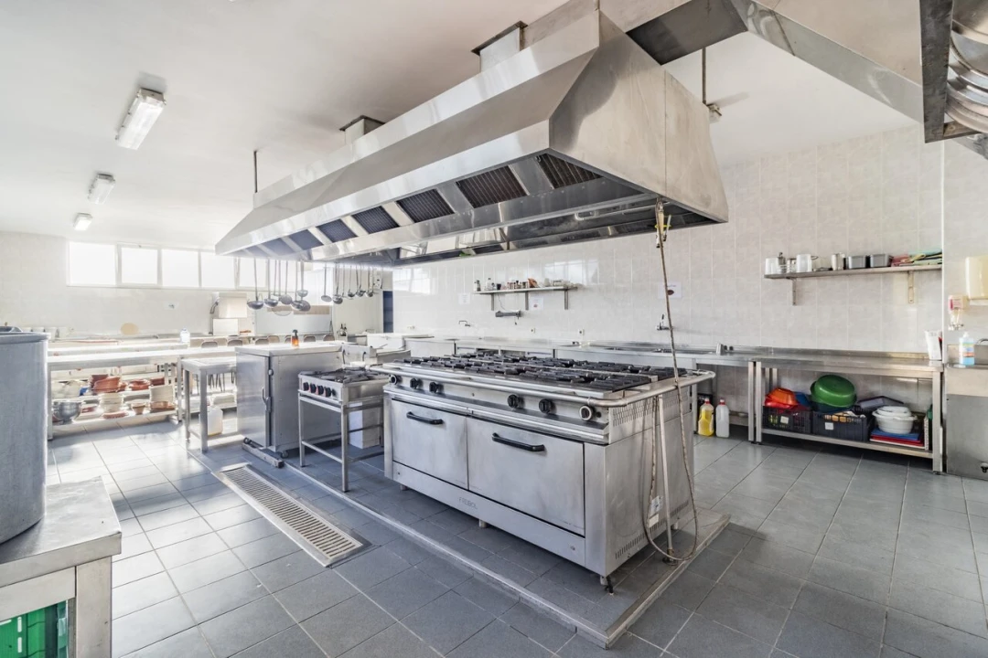 Armazém para Venda em São Miguel do Souto e Mosteirô Foto 12