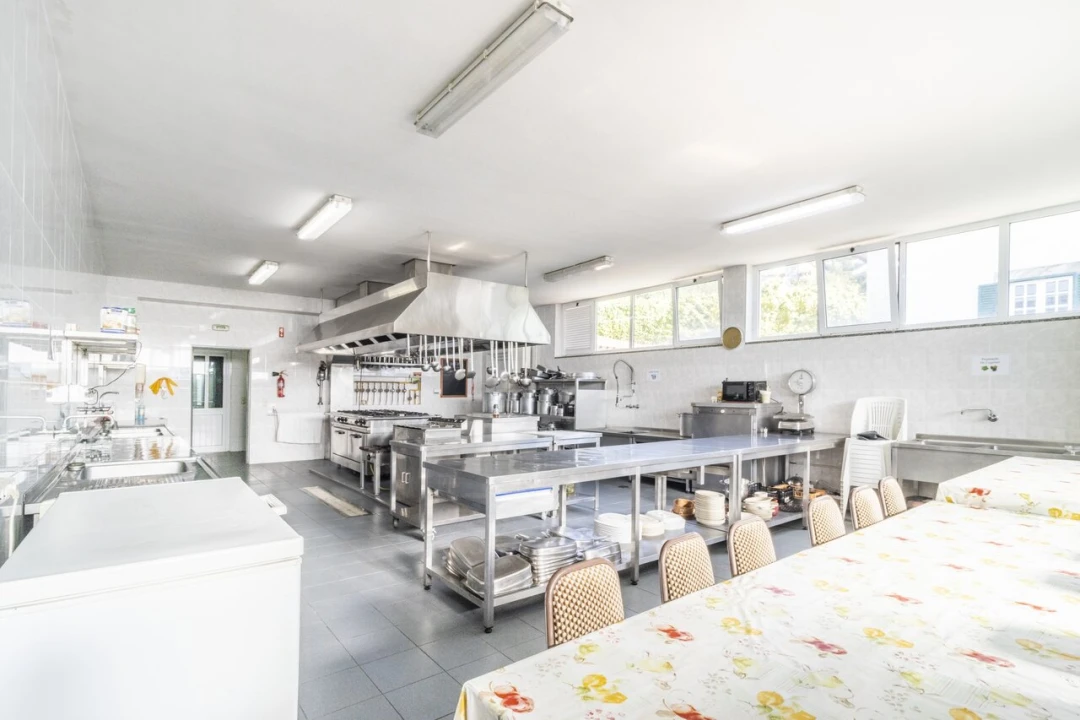 Armazém para Venda em São Miguel do Souto e Mosteirô Foto 15