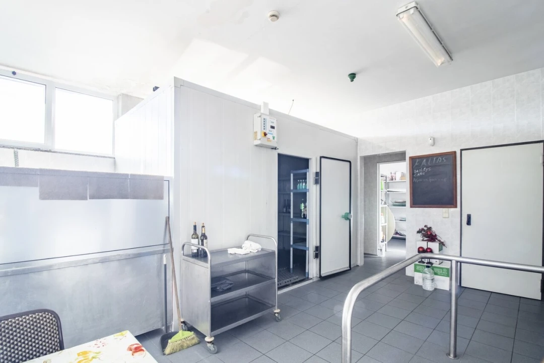 Armazém para Venda em São Miguel do Souto e Mosteirô Foto 16