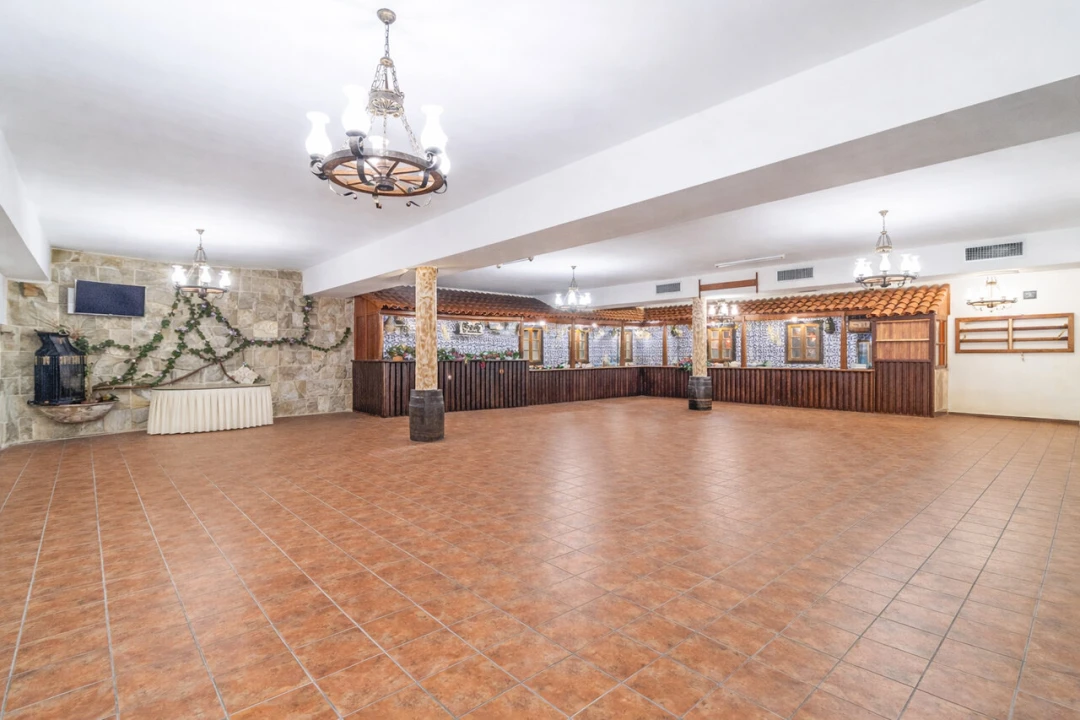 Armazém para Venda em São Miguel do Souto e Mosteirô Foto 20