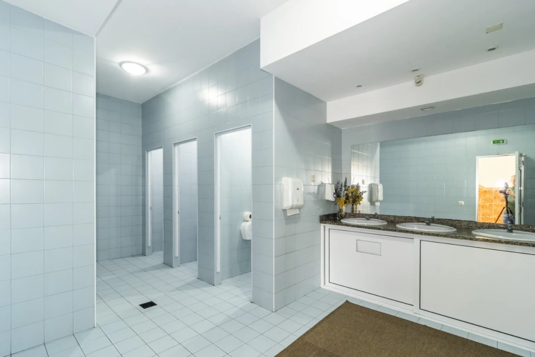 Armazém para Venda em São Miguel do Souto e Mosteirô Foto 25