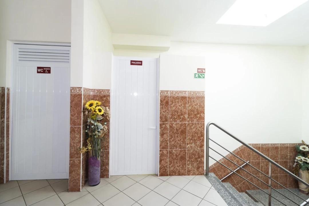 Armazém para Venda em São Miguel do Souto e Mosteirô Foto 26