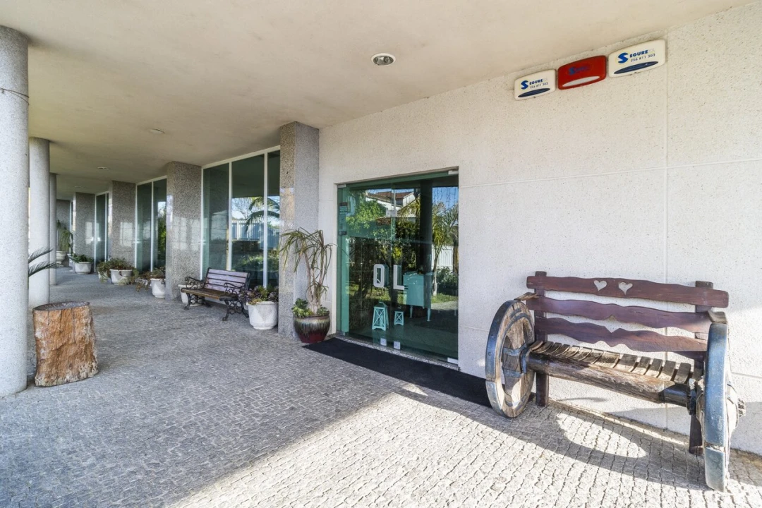 Armazém para Venda em São Miguel do Souto e Mosteirô Foto 27