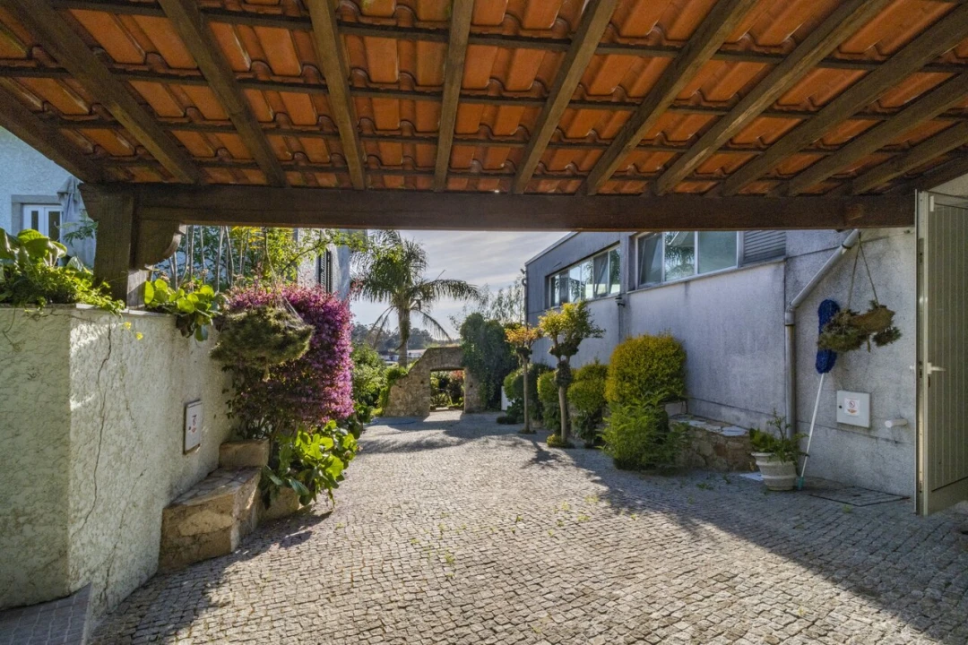 Armazém para Venda em São Miguel do Souto e Mosteirô Foto 38