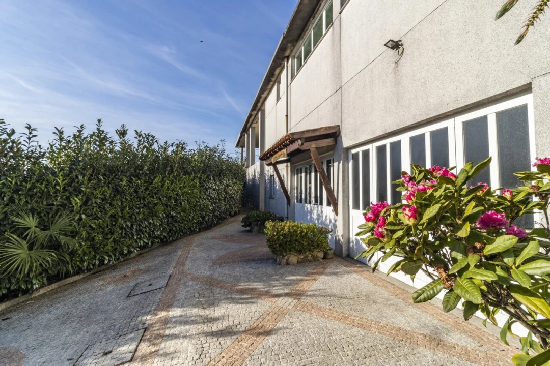 Armazém para Venda em São Miguel do Souto e Mosteirô Foto 41