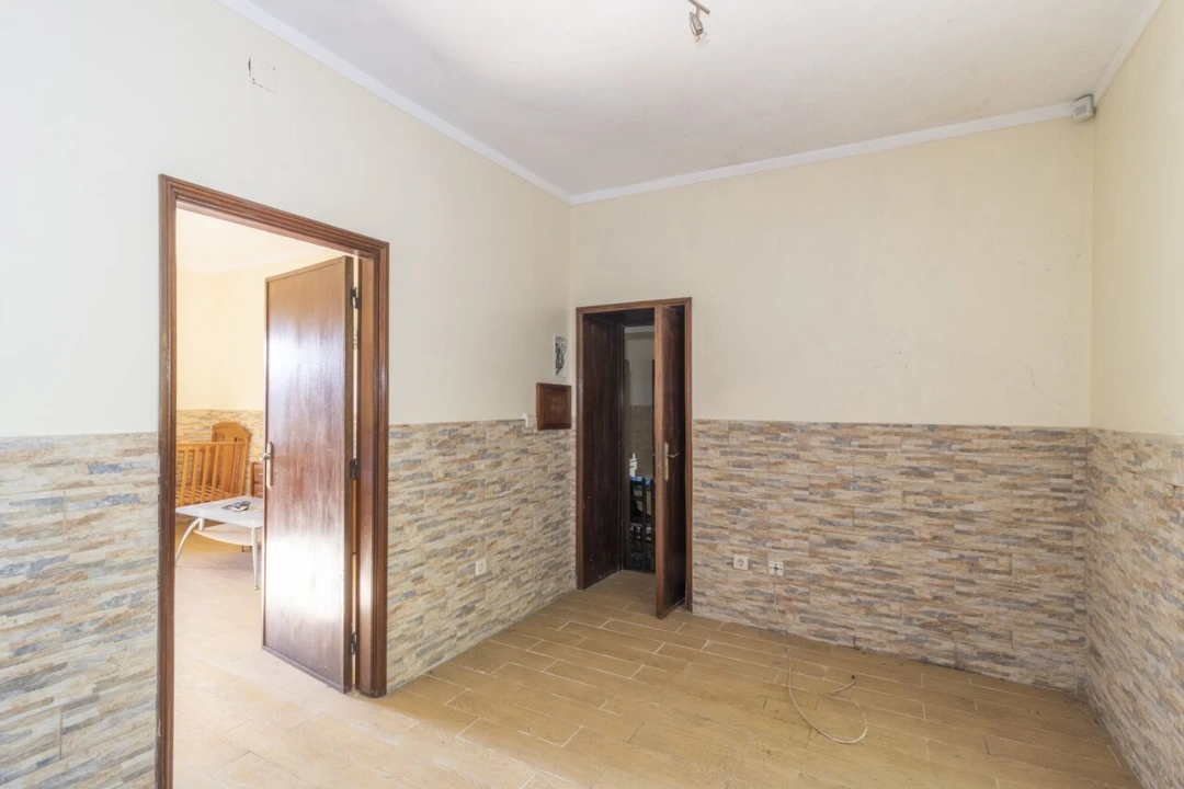 Armazém para Venda em São Miguel do Souto e Mosteirô Foto 47