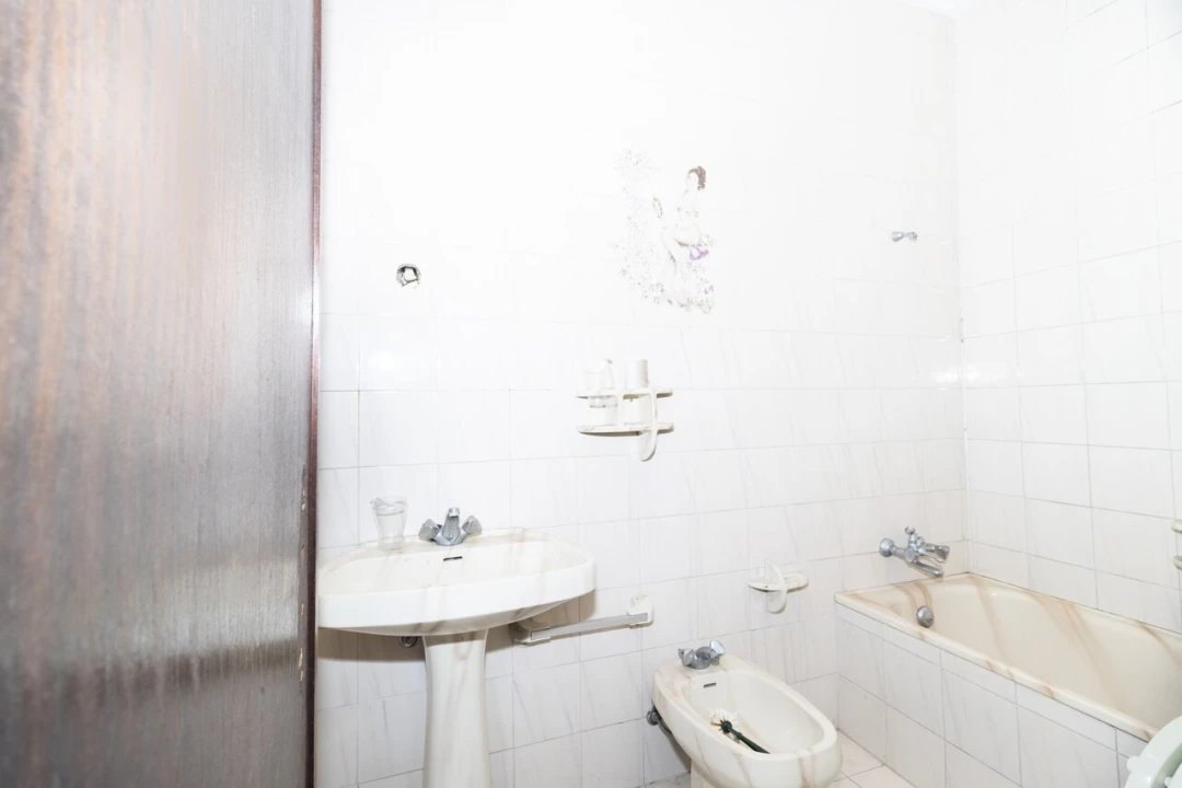 Armazém para Venda em São Miguel do Souto e Mosteirô Foto 54