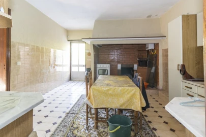 Armazém para Venda em São Miguel do Souto e Mosteirô
