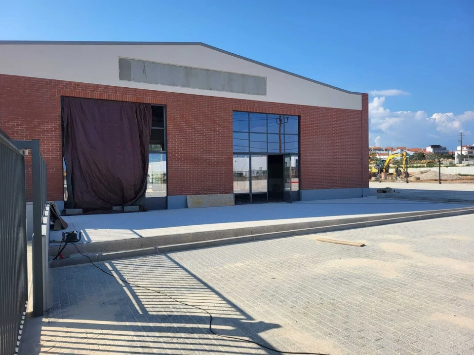 Loja para Arrendamento em Algoz e Tunes Foto 1