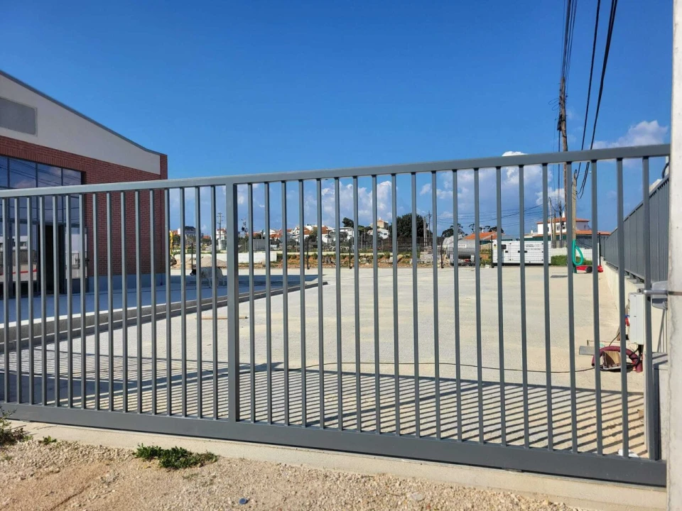 Loja para Arrendamento em Algoz e Tunes Foto 7